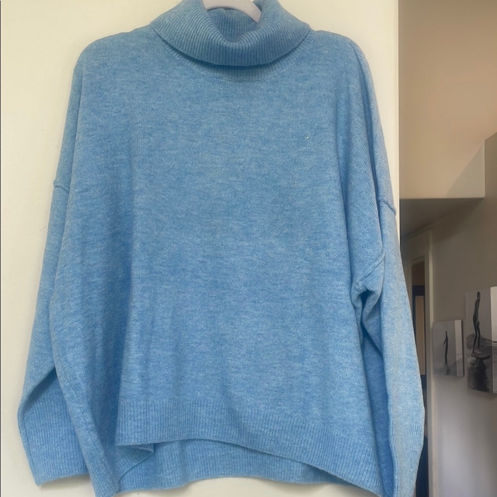 Vince Camuto, NWT Women's Blue Turtleneck Sweater